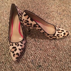 Banana Republic Snow Leopard Pumps 8.5